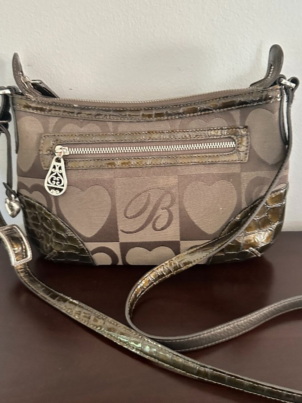 Y2K Brighton Queen Of Love D990164 Tan Patent Leather Fabric Crossbody Purse